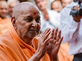  Swamishri blesses devotees