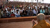  Devotees doing darshan of Swamishri