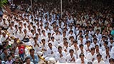  Devotees doing darshan of Swamishri