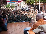  Students from Swaminarayan Vidyamandir, Raisan, doing darshan of Swamishri