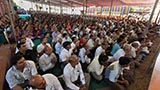  Devotees doing darshan of Swamishri