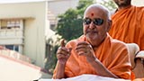  Swamishri blesses devotees