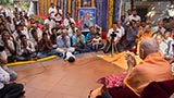  Devotees doing darshan of Swamishri