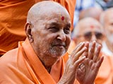  Swamishri blesses devotees