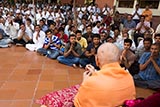  Devotees doing darshan of Swamishri