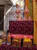  Bricks consecrated to start construction for the new mandirs at Latipura and Tundaj, India