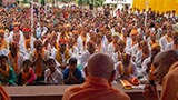  Devotees doing darshan of Swamishri