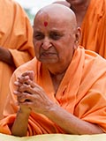  Swamishri bids 'Jai Swaminarayan' to devotees