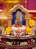  Shri Harikrishna Maharaj during the mahapuja