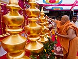  Pujya Ishwarcharan Swami performs pujan of kalashas