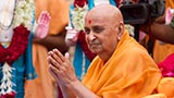  Swamishri bids 'Jai Swaminarayan' to devotees 