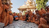  Sadhus doing darshan of Swamishri in the mandir pradakshina