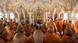 Swamishri and Sadhus doing darshan of Thakorji