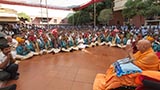  Devotees doing darshan of Swamishri