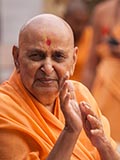  Swamishri blesses devotees