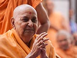  Swamishri bids 'Jai Swaminarayan' to devotees 