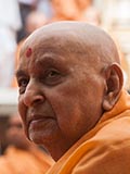  Swamishri bids 'Jai Swaminarayan' to devotees 