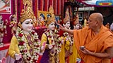  Pujya Ishwarcharan Swami performs pujan of murtis