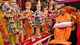  Swamishri performs pujan of the murtis