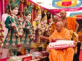  Swamishri performs pujan of the murtis