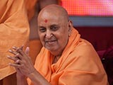 Swamishri bids 'Jai Swaminarayan' to devotees 