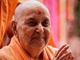  Swamishri blesses devotees