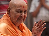  Swamishri bids 'Jai Swaminarayan' to devotees