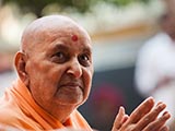  Swamishri bids 'Jai Swaminarayan' to devotees