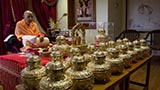  Swamishri performs his morning puja