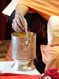  Swamishri performs his morning puja