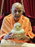Swamishri sanctifies kalashas for the Chino Hills Mandir in California, USA
