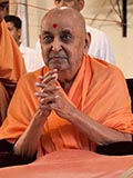  HH Pramukh Swami Maharaj bids 'Jai Swaminarayan' to devotees 