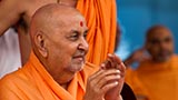  Swamishri blesses devotees