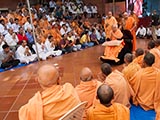  Devotees doing darshan of Swamishri