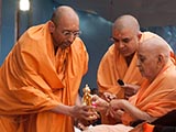  Swamishri sanctifies murtis of Shri Nilkanth Varni and Bhgawan Swaminarayan