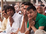  Devotees doing darshan of Swamishri