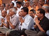  Devotees doing darshan of Swamishri