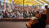  Devotees doing darshan of Swamishri
