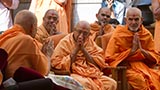  Senior sadhus doing darshan of Swamishri