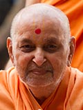  Swamishri bids 'Jai Swaminarayan' to devotees 