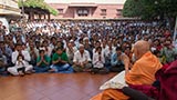  Devotees doing darshan of Swamishri