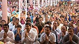 Devotees doing darshan of Swamishri