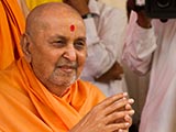  Swamishri bids 'Jai Swaminarayan' to devotees 
