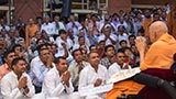  Devotees doing darshan of Swamishri