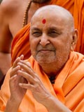  Swamishri bids 'Jai Swaminarayan' to devotees 