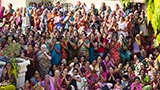  Devotees doing darshan of Swamishri