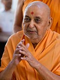  HH Pramukh Swami Maharaj bids 'Jai Swaminarayan' to devotees 