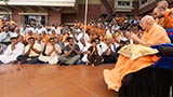  Devotees doing darshan of Swamishri