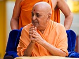  Swamishri bids 'Jai Swaminarayan' to devotees 