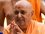  Swamishri bids 'Jai Swaminarayan' to devotees 